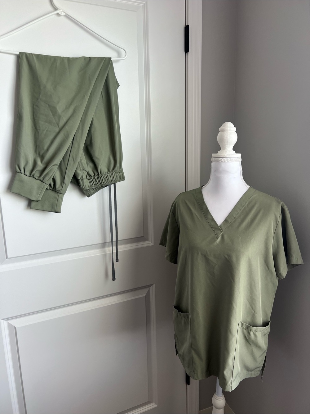VIAOLI Sage Green Scrub Top - Small